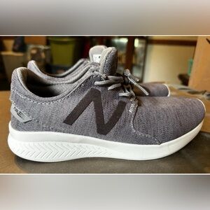 ✨New Balance Fuel Core Coast Boy’s Size 3 Gray✨